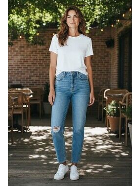 Calvin Klein Womens Boyfriend Distressed Jeans, SZ W32 L27, Med Wash Like New